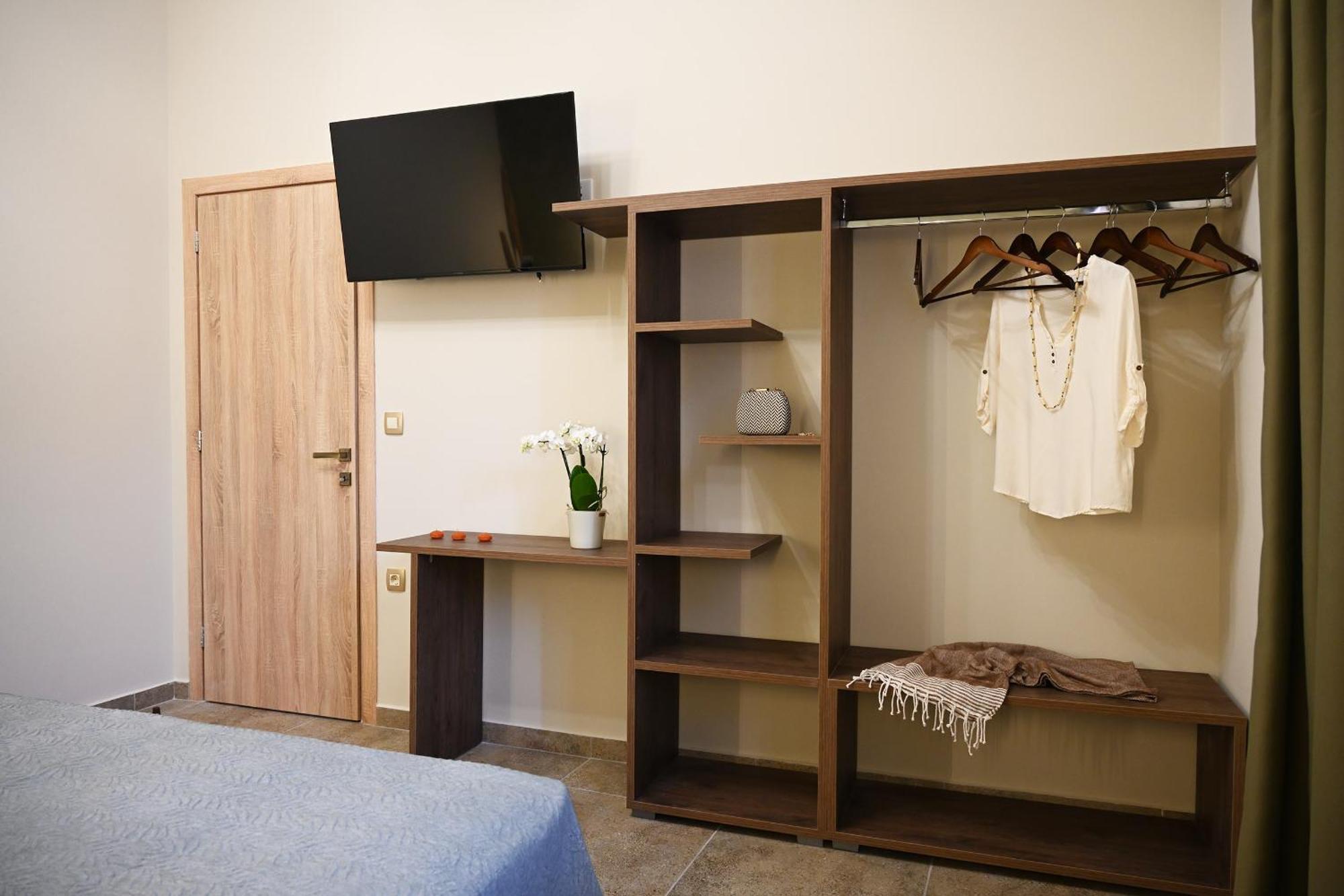 Vivis Hub Aparthotel Аргостолион Екстериор снимка
